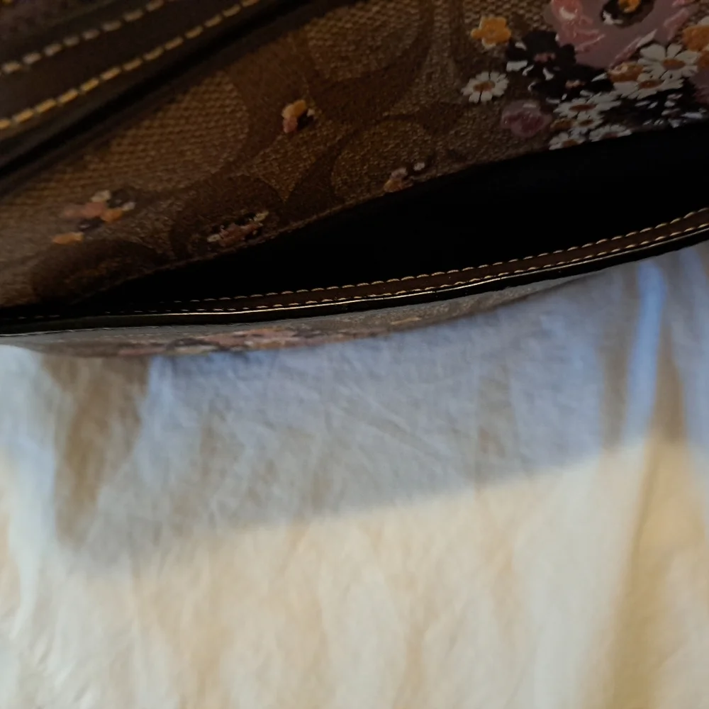COACH Signature Shoulder Bag Floral Brown Small Defect On Label Inside See Pics - Picture 8 of 11